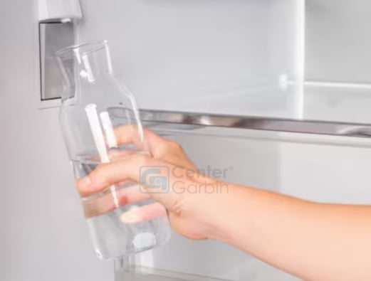 Dispenser interno de &aacute;gua do refrigerador Bertazzoni