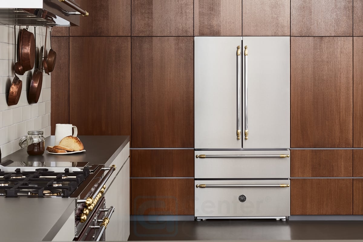 Cozinha de alto padrão equipada com Bertazzoni Heritage Series