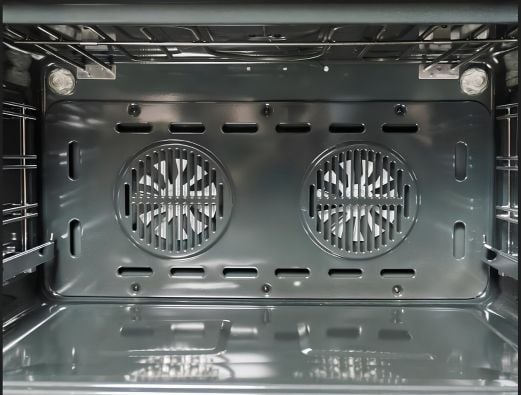 Espaçoso forno ventilado