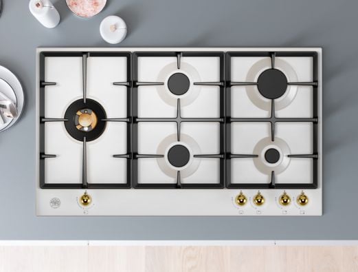 Design clássico italiano em inox escovado