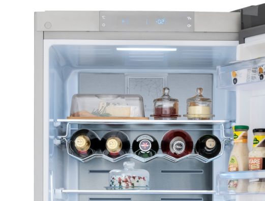 Iluminação LED e organização interna