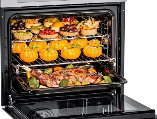 Ampla capacidade interna do Forno Tecno Professional TO67EXAP